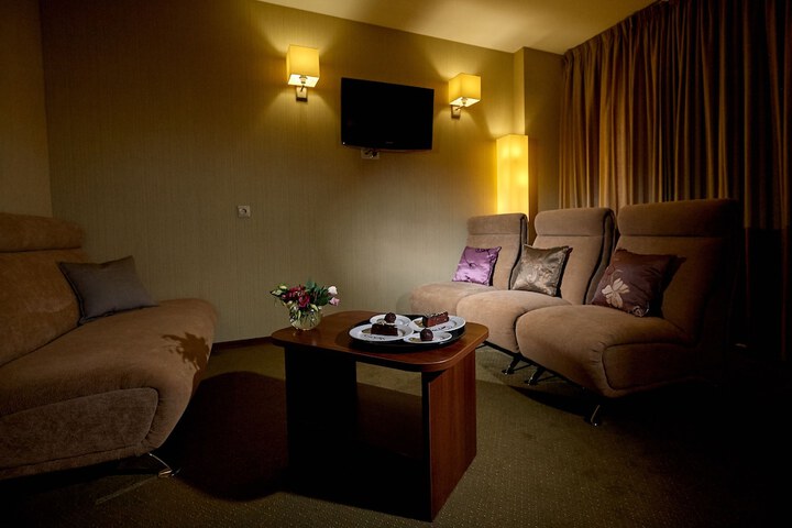 Room 40 of 77