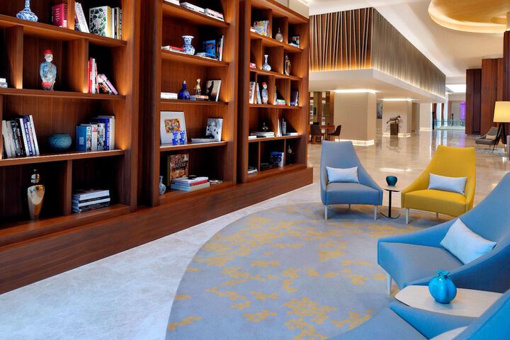 Entrance & Lobby