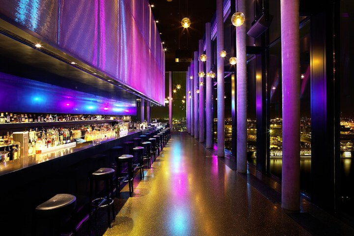 Lounge 48 of 61