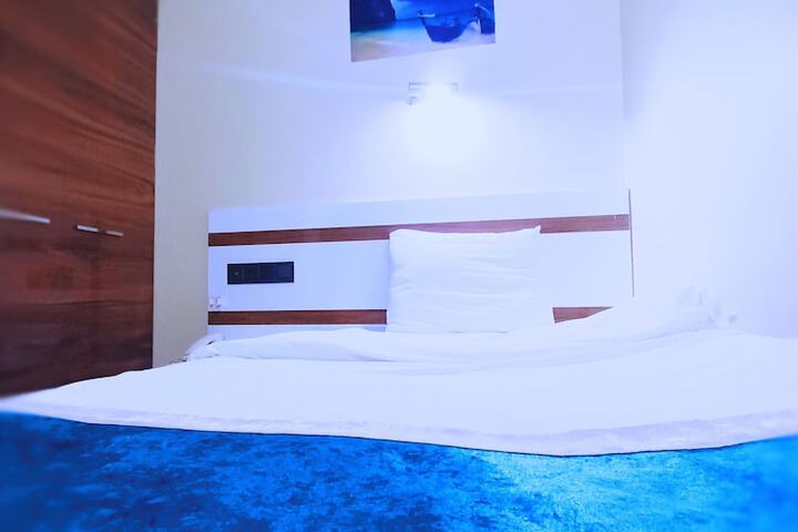 Room 34 of 69