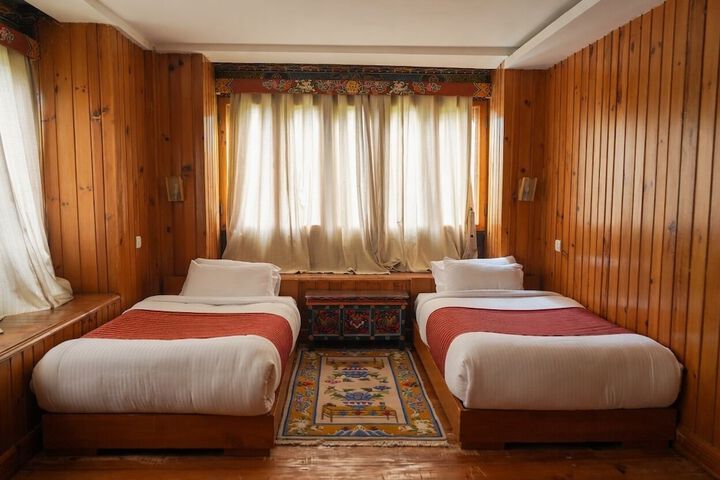 Room 4 of 6