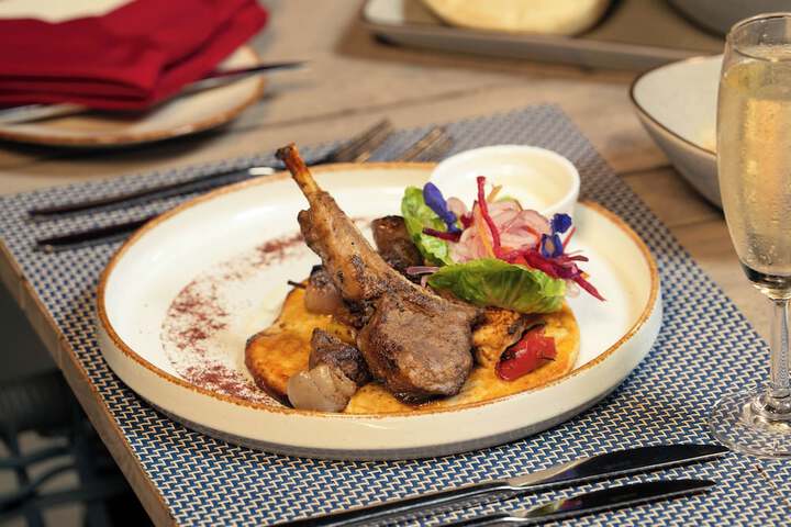 Dining 124 of 215