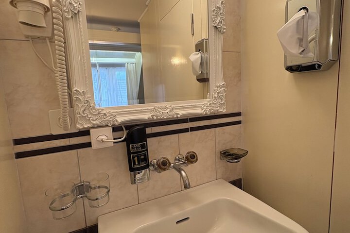 Room 209 of 266