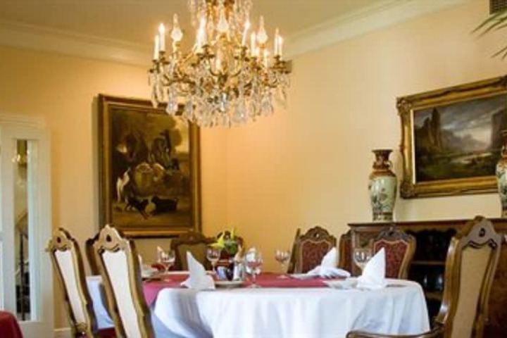 Dining 42 of 60