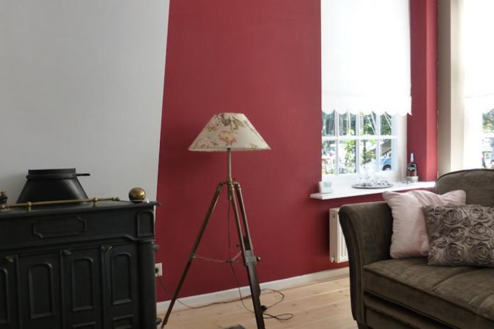 Room 4 of 9