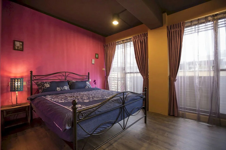 Room 8 of 15