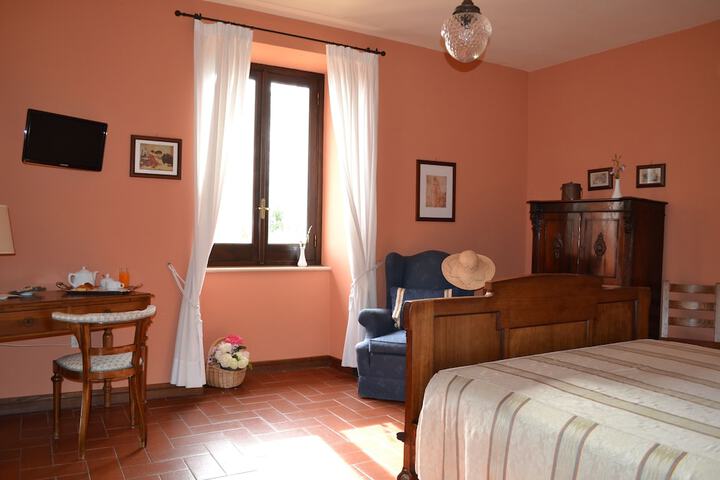 Room 3 of 52