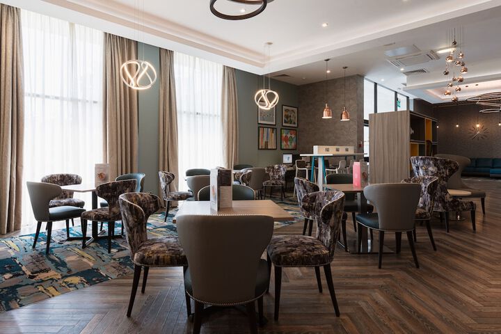 Lounge 205 of 292