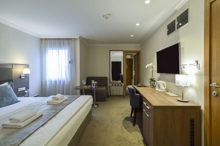 Room 8 of 29