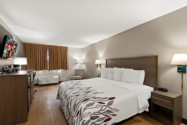 Superior King Bed (6 of 6)