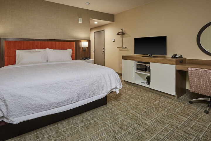 Room 6 of 34