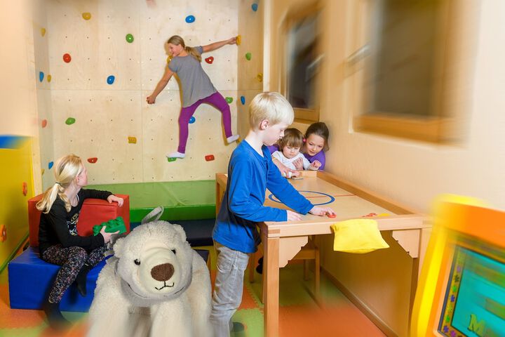 Childrens Activities 106 of 127