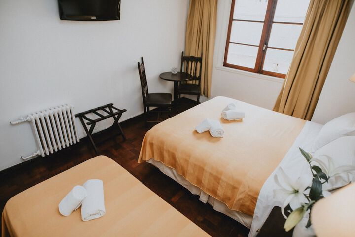 Room 9 of 34