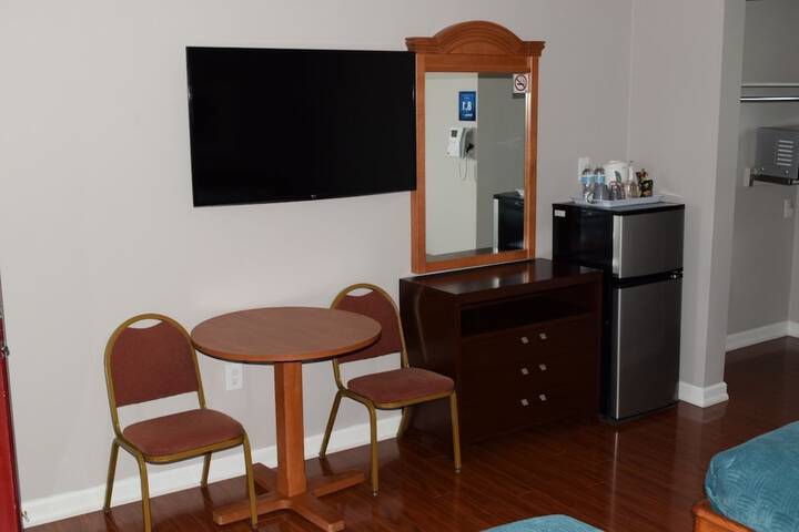 Room 10 of 42