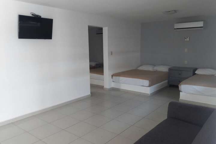 Room 9 of 21