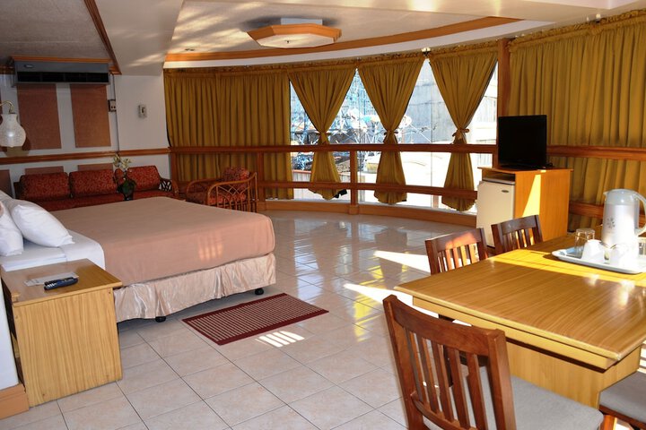 Room 37 of 66