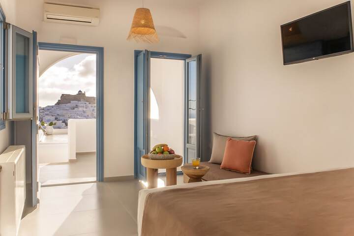 Room 44 of 99