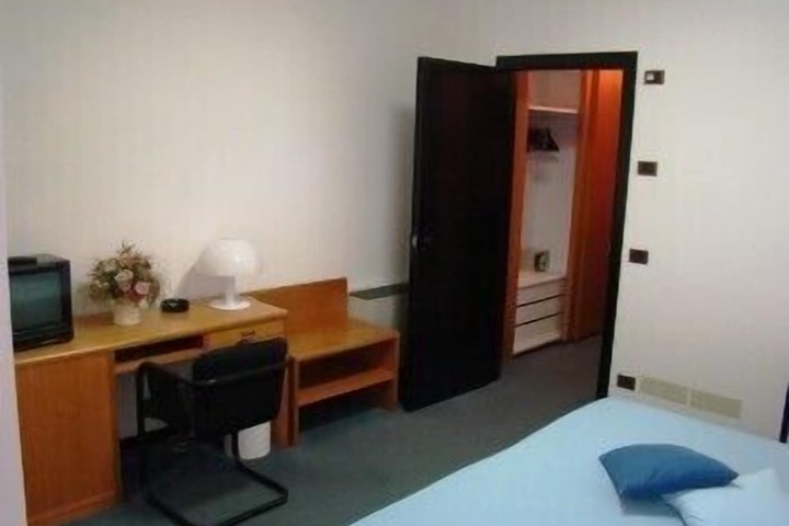 Room 11 of 49