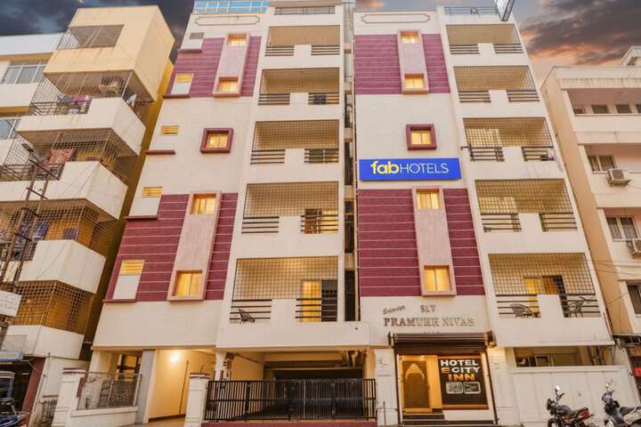 Fabhotel E City Inn