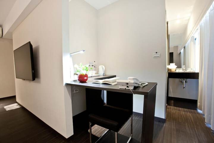 Room 32 of 51