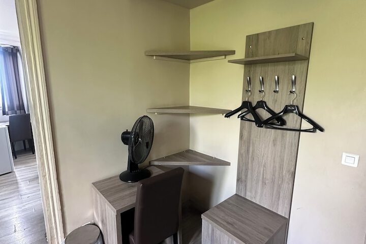 Room 18 of 36