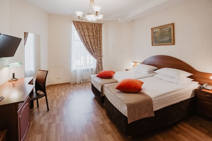 Room 10 of 39