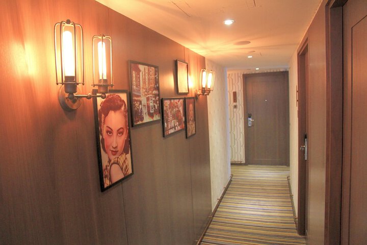 Ballroom/Hall 41 of 46