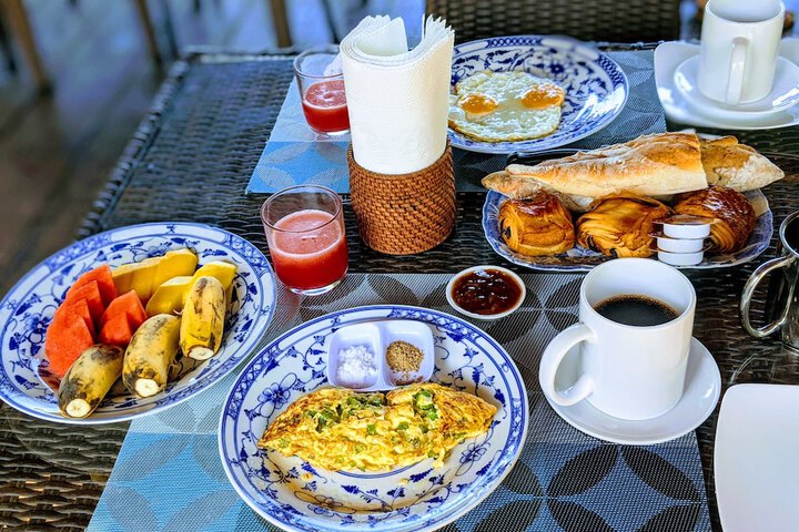 Breakfast/Coffee Service 30 of 47