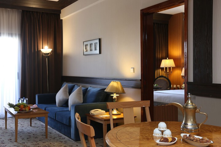 Room 27 of 63