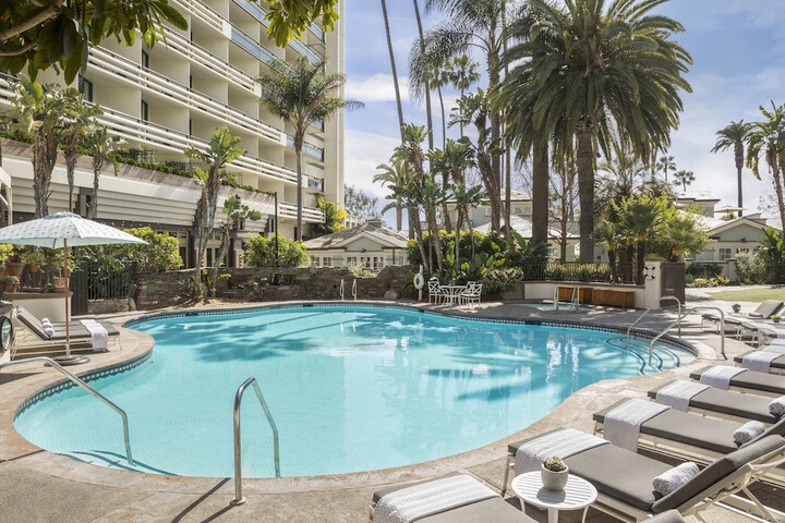 Hotel with Pool