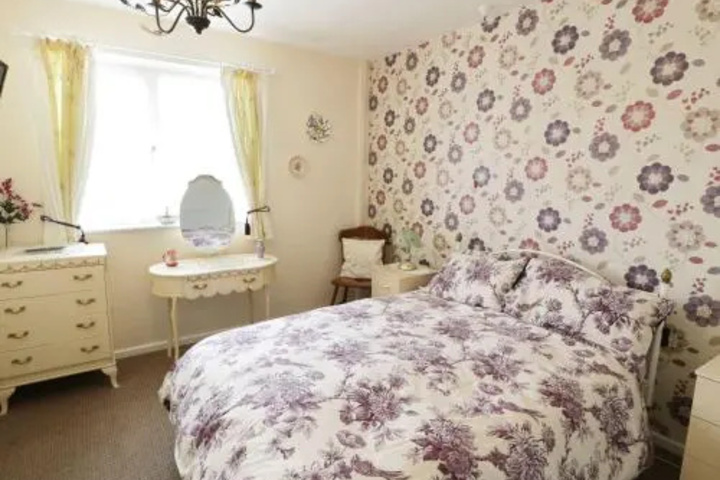 Room 4 of 11