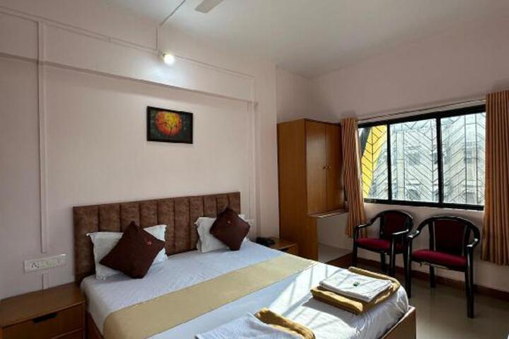 HOTEL HEERALAXMI
