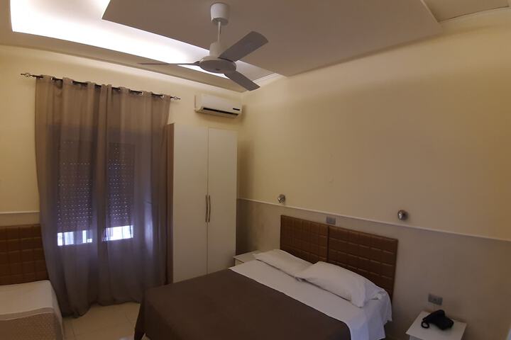 Room 8 of 37