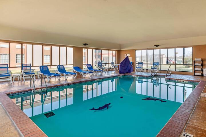 Hotel Pool