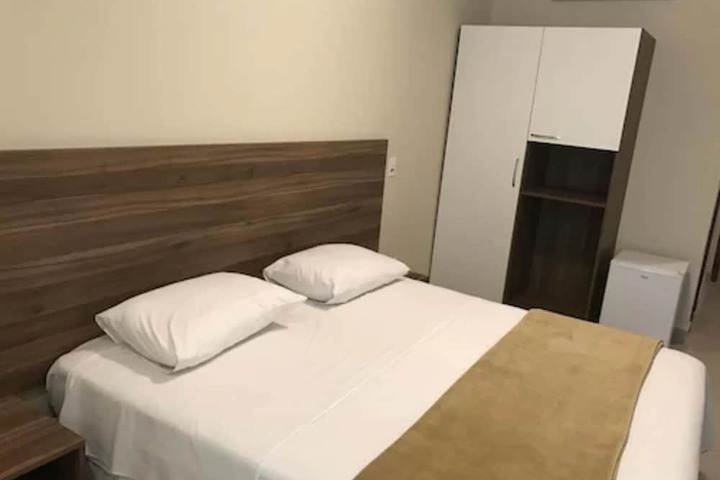 Room 8 of 42