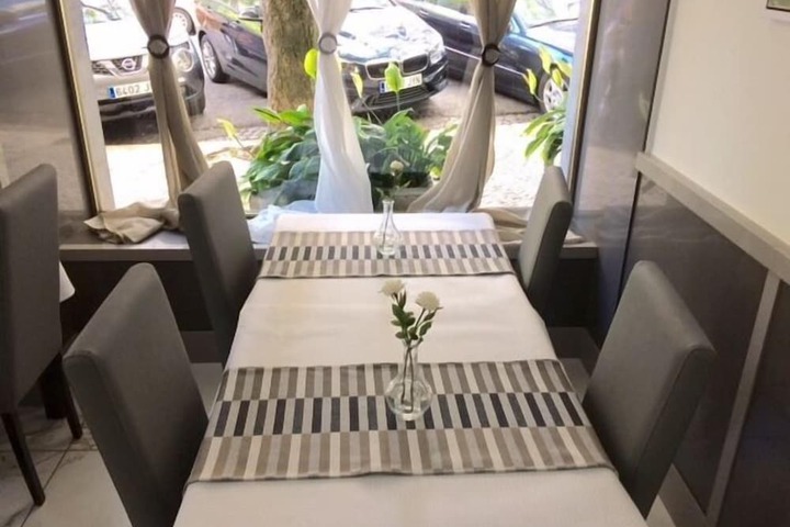 Dining 43 of 65