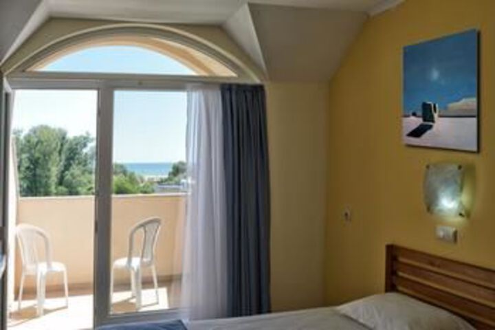Room 13 of 25