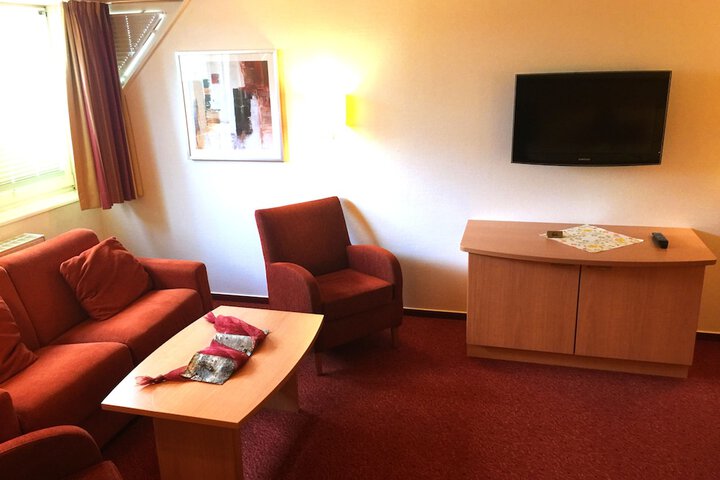 Room 31 of 102