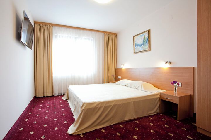 Room 7 of 24