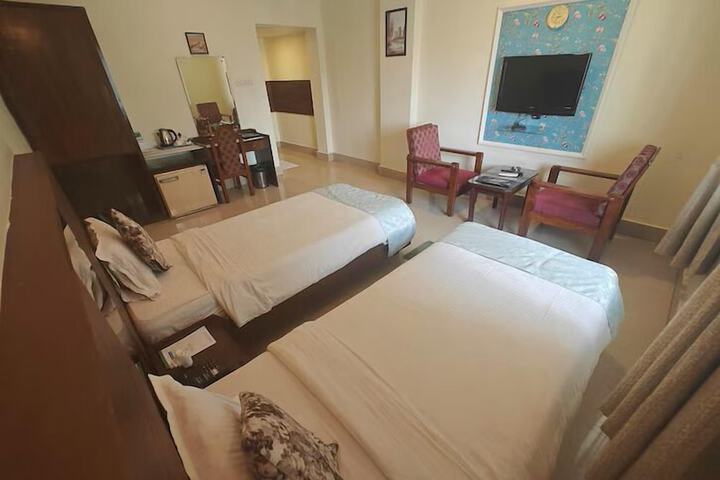 Room 25 of 126