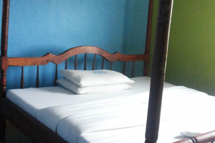 Room 12 of 52