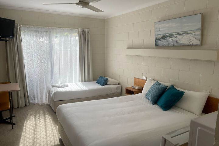Room 6 of 24