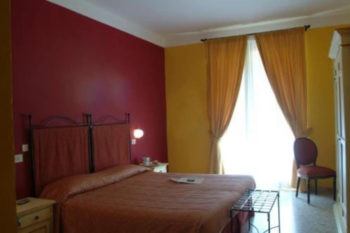 Room 3 of 21