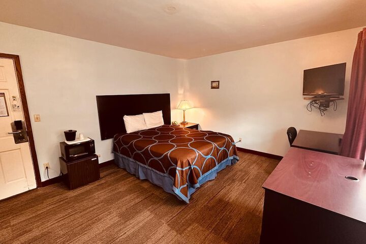 Classic 2 Queen Beds (6 of 21)