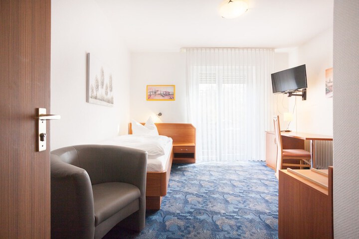 Room 13 of 21