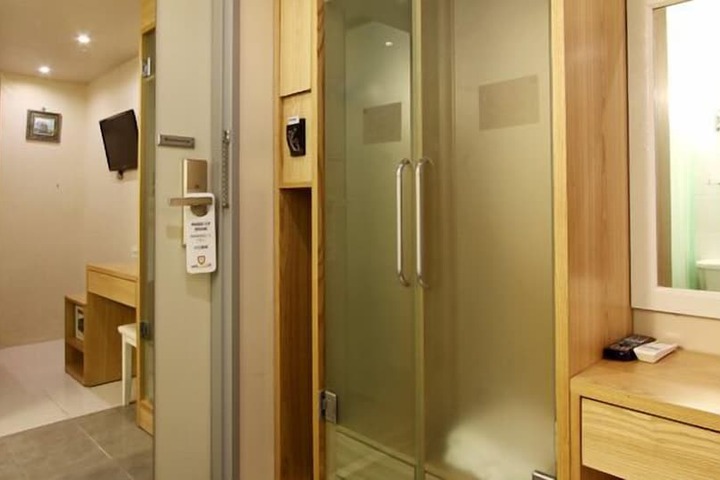 Room 29 of 50