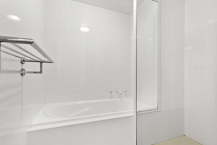 Room 4 of 27