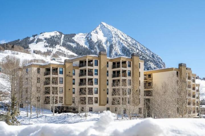Hotel 215 of 229