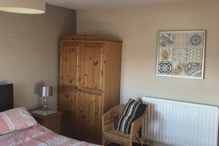 Room 4 of 12