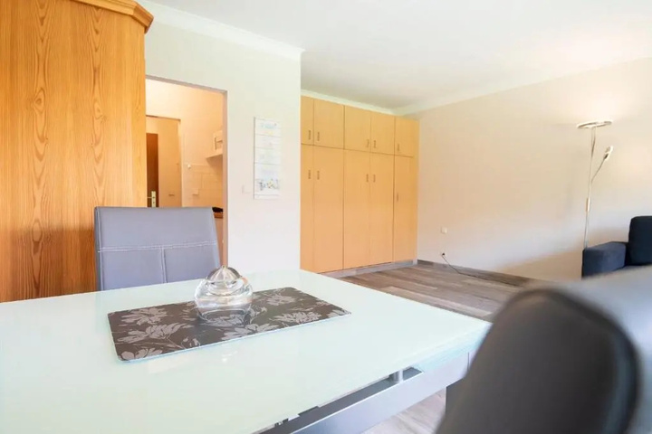 Room 6 of 15